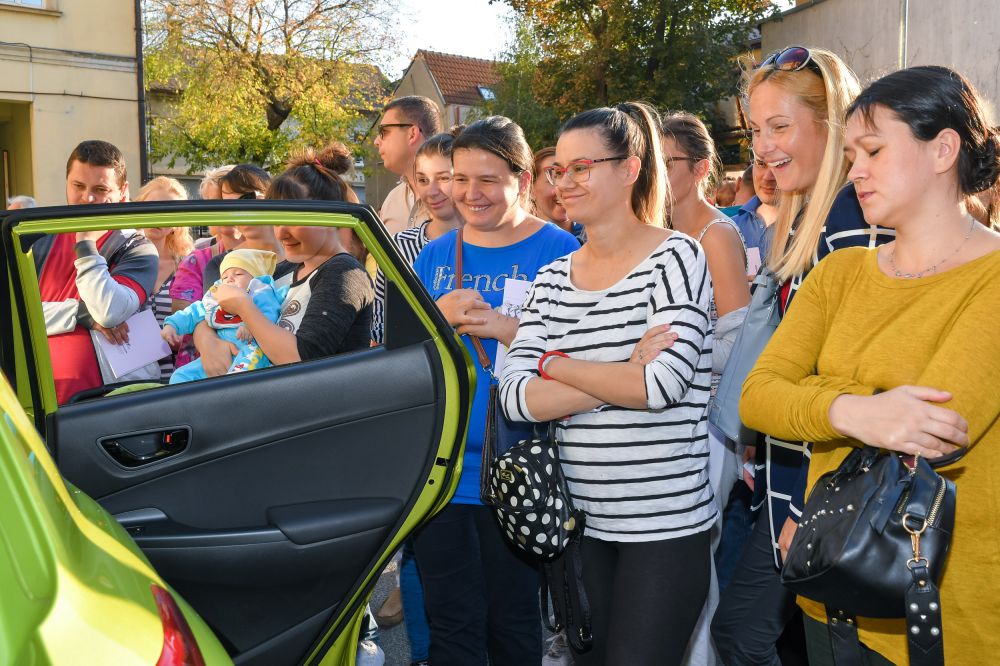Obuka za pravilnu upotrebu dečijih autosedišta - Opština Zemun
