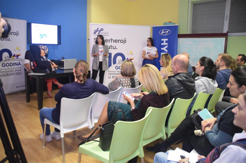 Obuka za pravilnu upotrebu dečijih autosedišta - Škola roditeljstva "Nada Lazić"